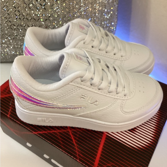 Fila white shoes size 13 for girls - Picture 7 of 8